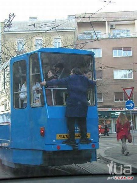 734111